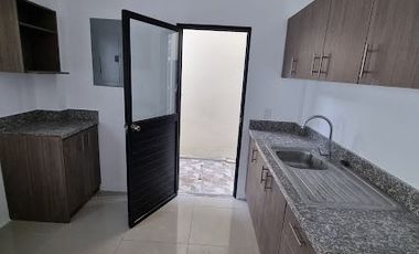 Casa en Alquiler en Vía a la Costa, 3 Habitaciones, 3 Baños, Patio, Parqueo,  Seguridad.