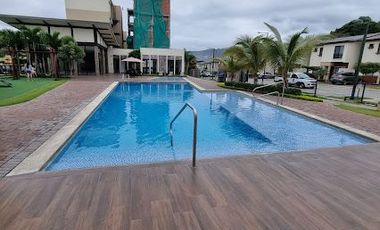 Casa en Alquiler en Vía a la Costa, 3 Habitaciones, 3 Baños, Patio, Parqueo,  Seguridad.