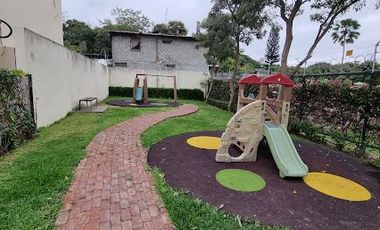 Casa en Alquiler en Vía a la Costa, 3 Habitaciones, 3 Baños, Patio, Parqueo,  Seguridad.