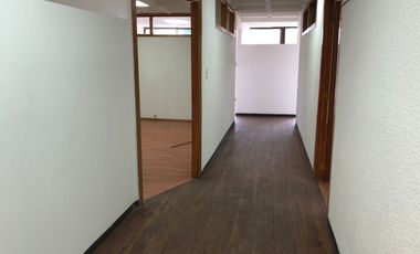 Amplias oficinas en la Roma