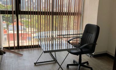 Amplias oficinas en la Roma