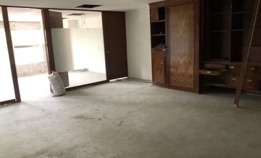 Amplias oficinas en la Roma