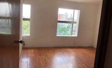 Amplias oficinas en la Roma