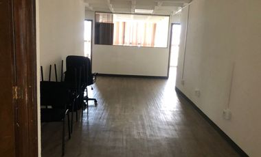 Amplias oficinas en la Roma