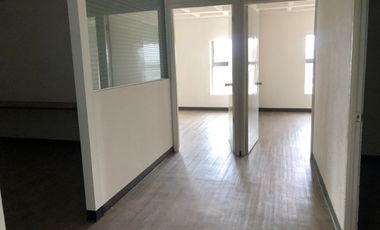 Amplias oficinas en la Roma