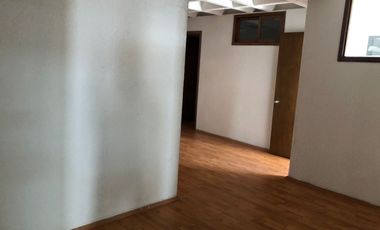 Amplias oficinas en la Roma