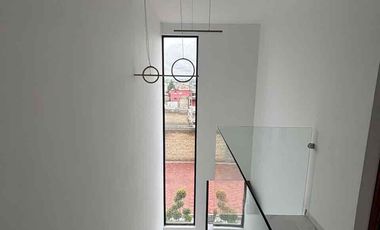 CASA EN VENTA CERCA CRUZ DEL SUR