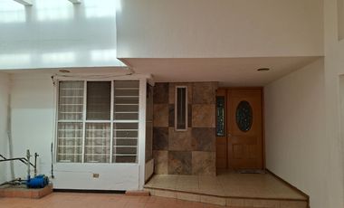 CASA EN VENTA EN SAN JOSÉ MAYORAZGO 235 m² TERRENO | 323.68 m² CONSTRUCCIÓN | COCHERA 3 AUTOS