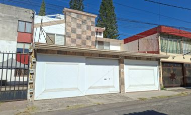 CASA EN VENTA EN SAN JOSÉ MAYORAZGO 235 m² TERRENO | 323.68 m² CONSTRUCCIÓN | COCHERA 3 AUTOS