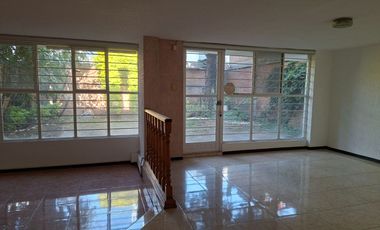 CASA EN VENTA EN SAN JOSÉ MAYORAZGO 235 m² TERRENO | 323.68 m² CONSTRUCCIÓN | COCHERA 3 AUTOS