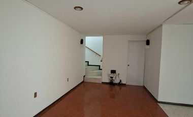 CASA EN VENTA EN SAN JOSÉ MAYORAZGO 235 m² TERRENO | 323.68 m² CONSTRUCCIÓN | COCHERA 3 AUTOS