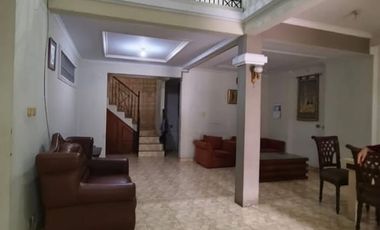 Rumah 2 lantai NO BANJIR  di jual 1,47 M dan disewa 57 jt/thn di Pekayon Jaya Bekasi