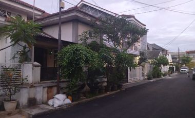 Rumah 2 lantai NO BANJIR  di jual 1,47 M dan disewa 57 jt/thn di Pekayon Jaya Bekasi