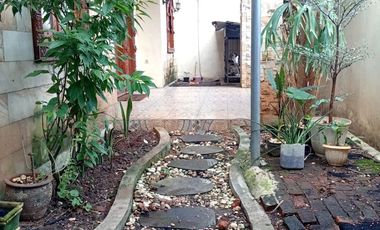 Rumah luas kokoh antik Jepara siap huni di Jatimekar jatiasih Bekasi