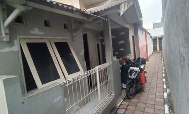 Dijual Rumah (HITUNG TANAH) SHM Lokasi Strategis Beji Depok, Harga Nego