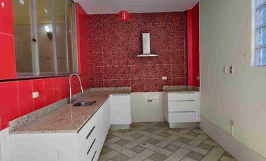 REMATO LINDA CASA EN MCC