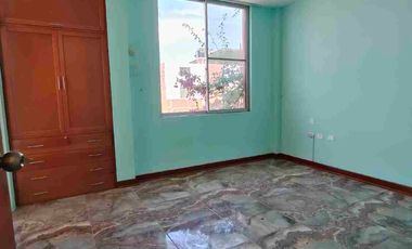 REMATO LINDA CASA EN MCC