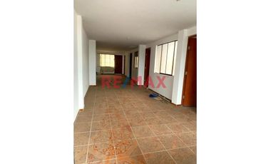 ¡Venta De Espaciosa Casa Familiar En San Juan De Miraflores!