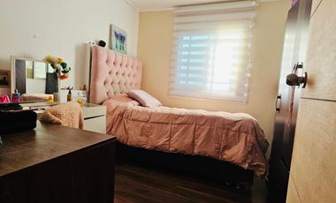 Venta hermosa casa de tres dormitorios en pasaje Chimbarongo