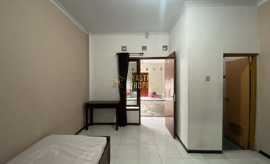 KOST EXCLUSIVE STRATEGIS DI TEPI JALAN KALIURANG SHM