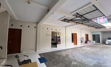 KOST EXCLUSIVE STRATEGIS DI TEPI JALAN KALIURANG SHM