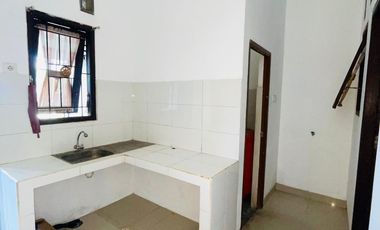 Rumah di kompleks udayana pusat kota Mataram