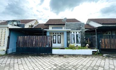 Rumah di kompleks udayana pusat kota Mataram