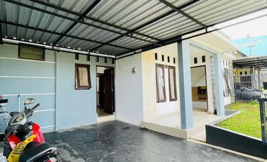 Rumah di kompleks udayana pusat kota Mataram