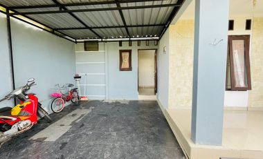 Rumah di kompleks udayana pusat kota Mataram