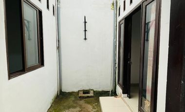 Rumah di kompleks udayana pusat kota Mataram