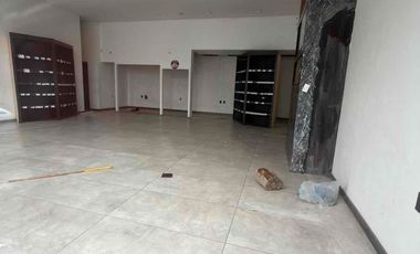 LOCAL EN RENTA EN CAMELINAS