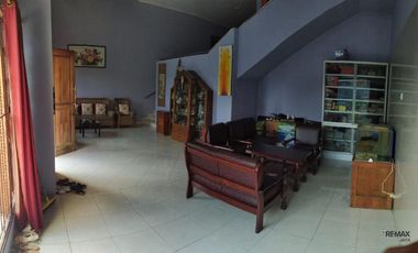 Rumah Mewah 3 Lantai Dijual, di Karangsari Denpasar Barat Area