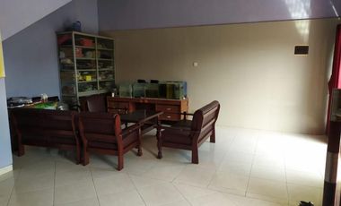 Rumah Mewah 3 Lantai Dijual, di Karangsari Denpasar Barat Area