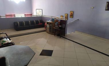 Rumah Mewah 3 Lantai Dijual, di Karangsari Denpasar Barat Area