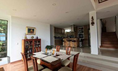 VENDO MODERNA Y HERMOSA CASA DEBTRES NIVELES