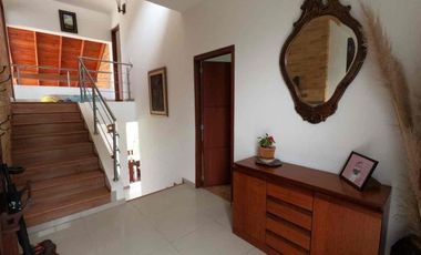 VENDO MODERNA Y HERMOSA CASA DEBTRES NIVELES