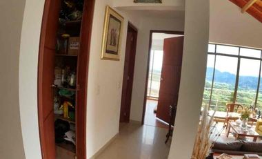 VENDO MODERNA Y HERMOSA CASA DEBTRES NIVELES