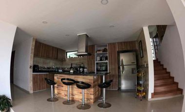 VENDO MODERNA Y HERMOSA CASA DEBTRES NIVELES