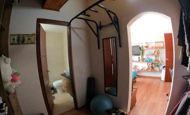 VENDO MODERNA Y HERMOSA CASA DEBTRES NIVELES