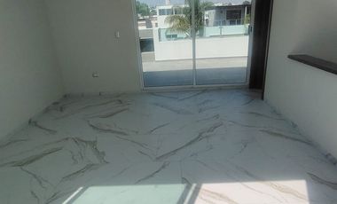 PRECIOSA CASA EN LOMAS DEL VALLE