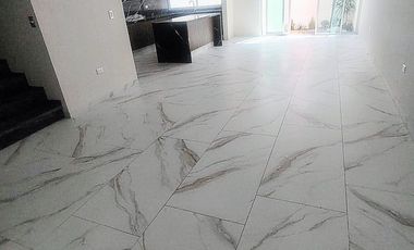 PRECIOSA CASA EN LOMAS DEL VALLE