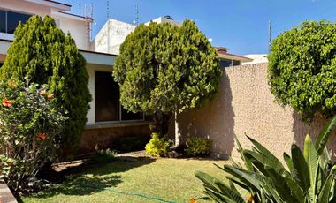 AMPLIA CASA EN RENTA EN LOMAS DEL CAMPESTRE a una cuadra de Universidad La Salle Zona Norte León, Gto.