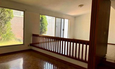 AMPLIA CASA EN RENTA EN LOMAS DEL CAMPESTRE a una cuadra de Universidad La Salle Zona Norte León, Gto.