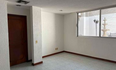 AMPLIA CASA EN RENTA EN LOMAS DEL CAMPESTRE a una cuadra de Universidad La Salle Zona Norte León, Gto.