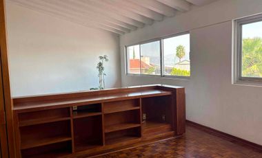 AMPLIA CASA EN RENTA EN LOMAS DEL CAMPESTRE a una cuadra de Universidad La Salle Zona Norte León, Gto.
