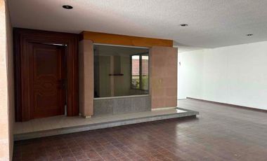 AMPLIA CASA EN RENTA EN LOMAS DEL CAMPESTRE a una cuadra de Universidad La Salle Zona Norte León, Gto.