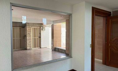 AMPLIA CASA EN RENTA EN LOMAS DEL CAMPESTRE a una cuadra de Universidad La Salle Zona Norte León, Gto.