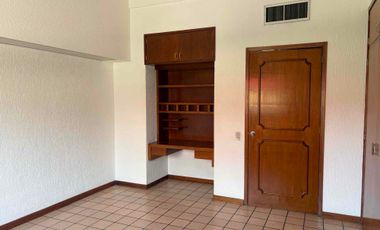 AMPLIA CASA EN RENTA EN LOMAS DEL CAMPESTRE a una cuadra de Universidad La Salle Zona Norte León, Gto.