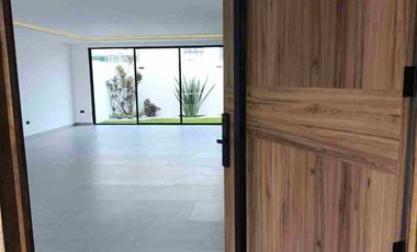 Bonita casa nueva en renta .4 recámaras