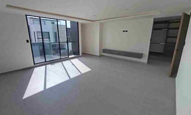 Bonita casa nueva en renta .4 recámaras